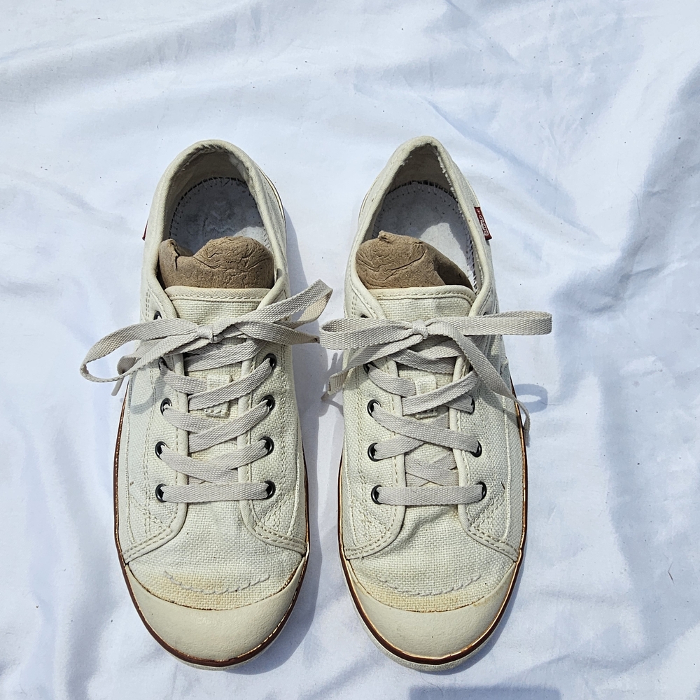 Casual Cream Canvas Sneakers
